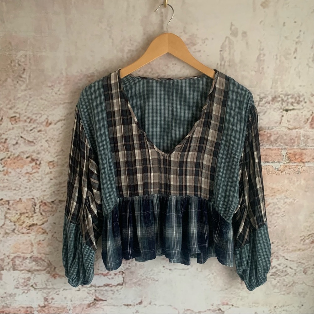 American Eagle Plaid Patchwork
Peplum Top Womens M Blue V-Neck
Boho Blouse